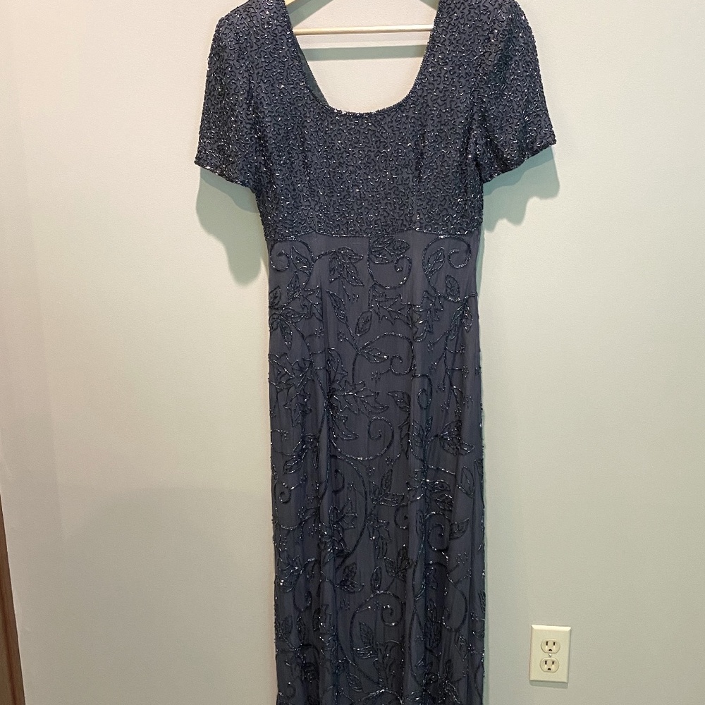 Scala Gown Size M - image 1